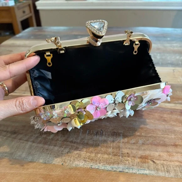 Gala Floral Embellished Chain Bag - Picture 5 of 11